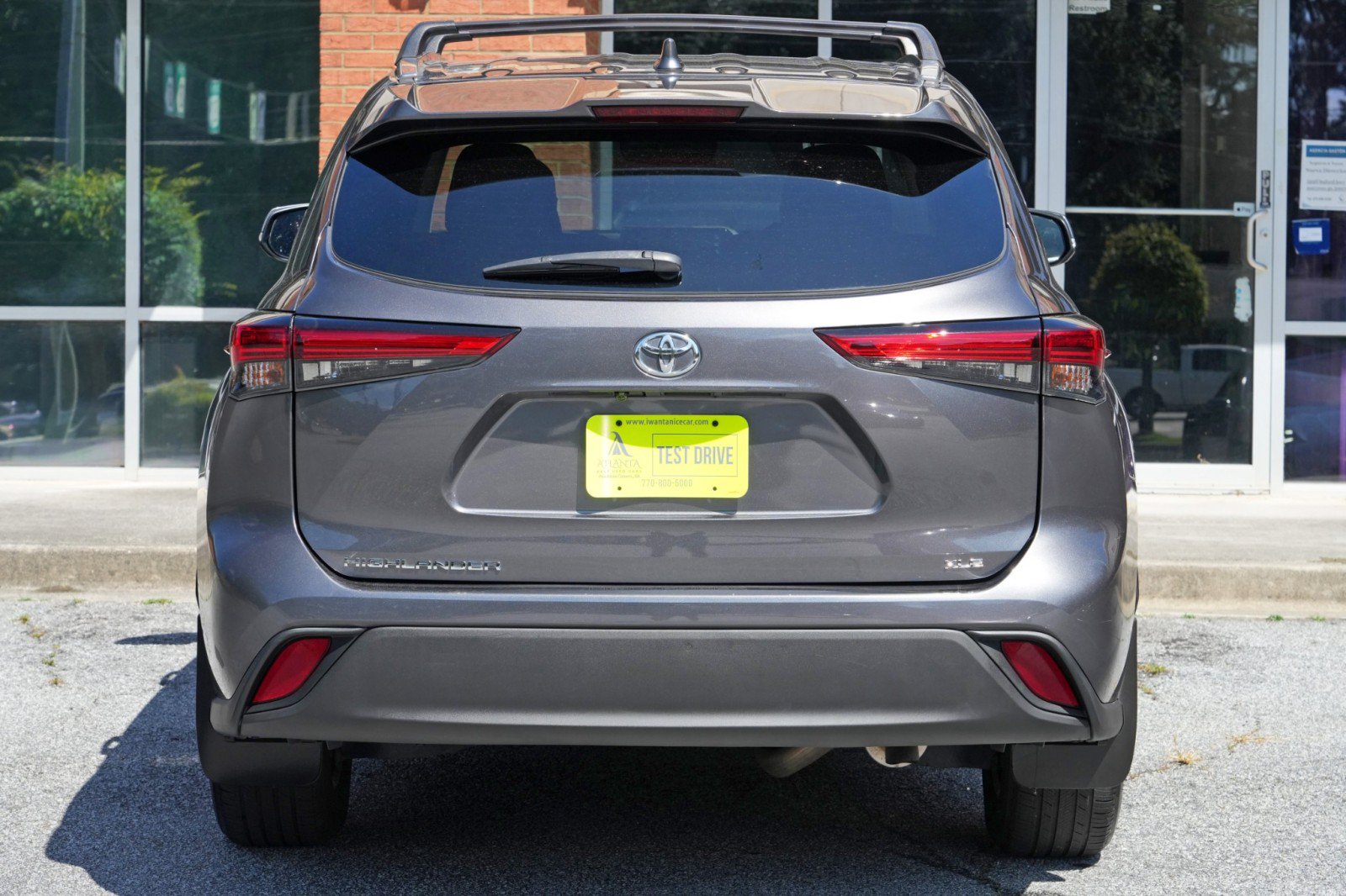 Used 2021 Toyota Highlander XLE FWD image 47
