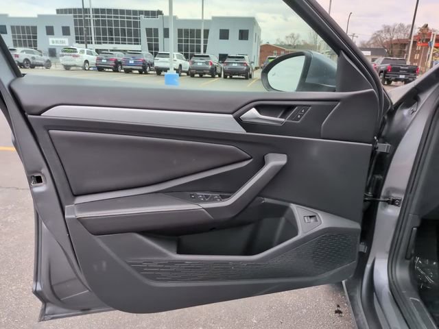 Used 2025 Volkswagen Jetta S image 16