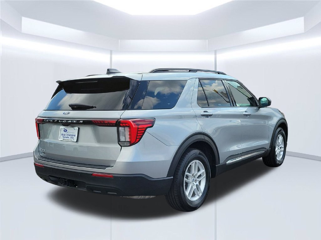 Certified 2025 Ford Explorer Active RWD image 5