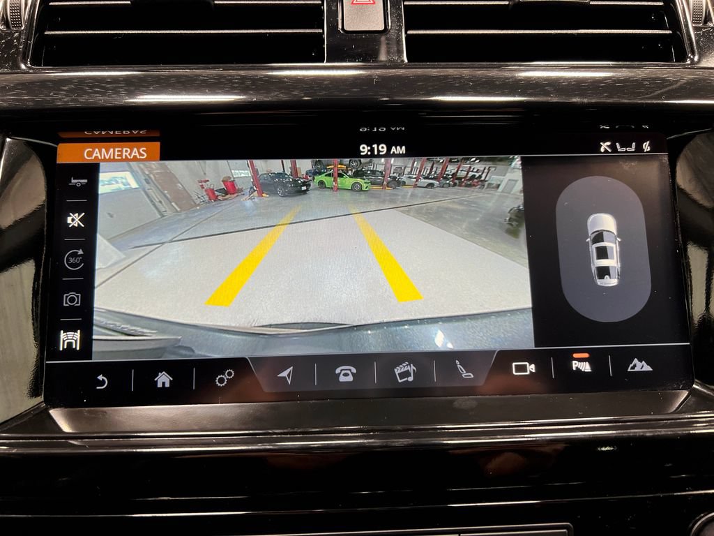 Used 2018 Land Rover Discovery HSE AWD/4WD image 12