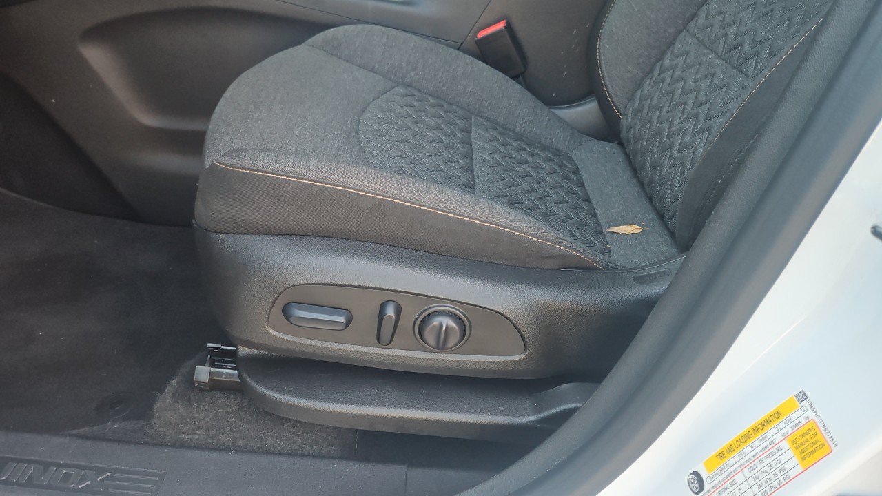 Used 2024 Chevrolet Equinox LT AWD/4WD image 11