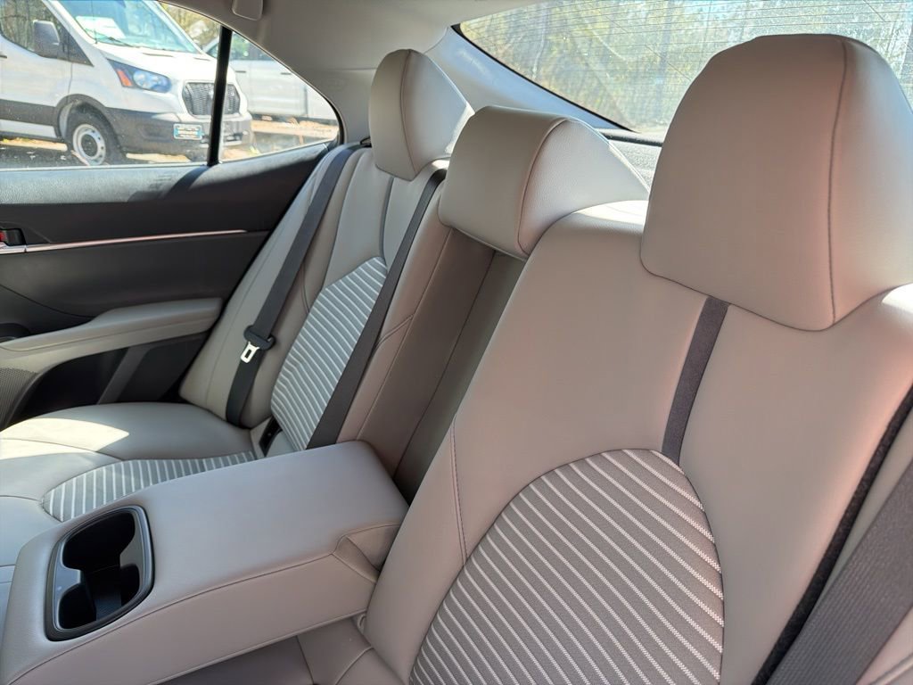 Used 2024 Toyota Camry SE image 28