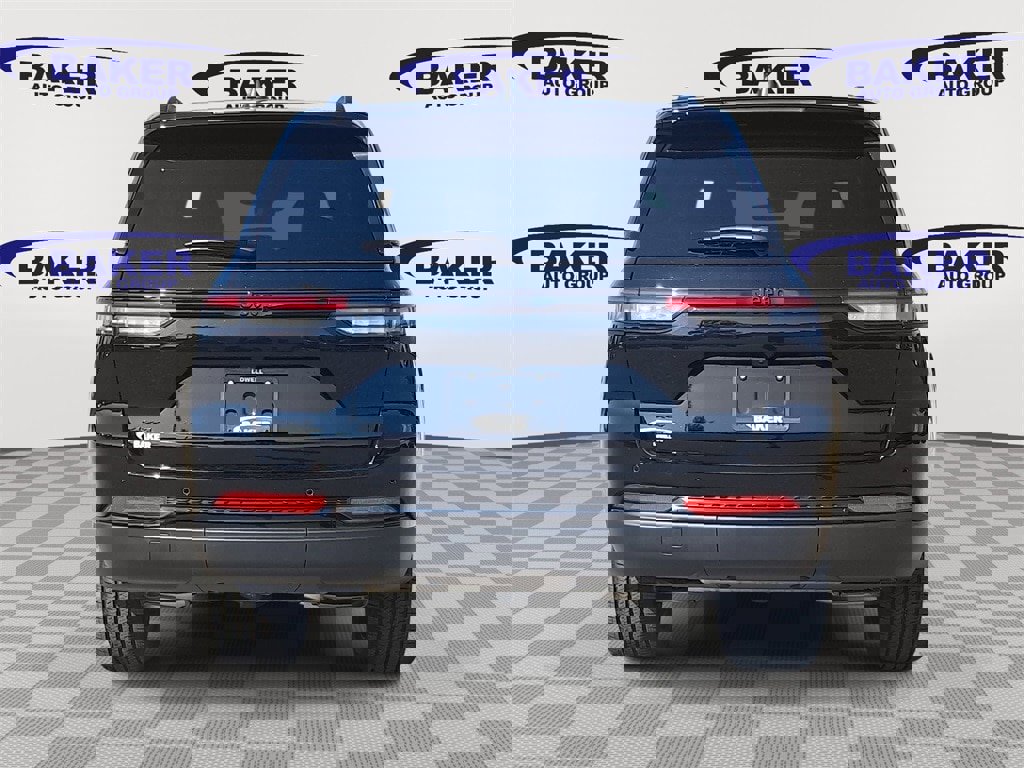 New 2025 Jeep Grand Cherokee Altitude image 4