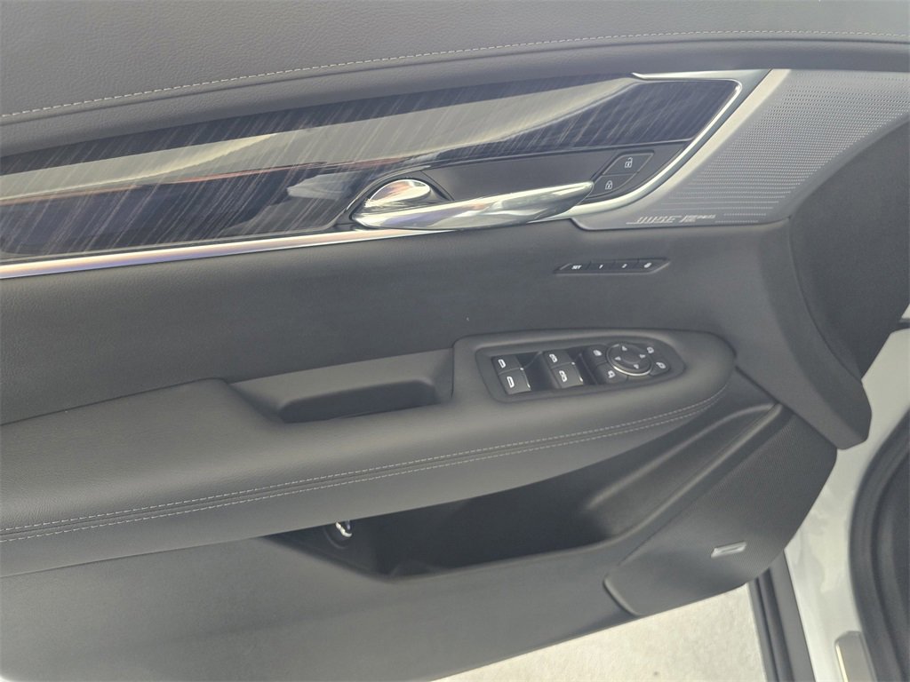 New 2025 Cadillac XT6 Premium Luxury image 16
