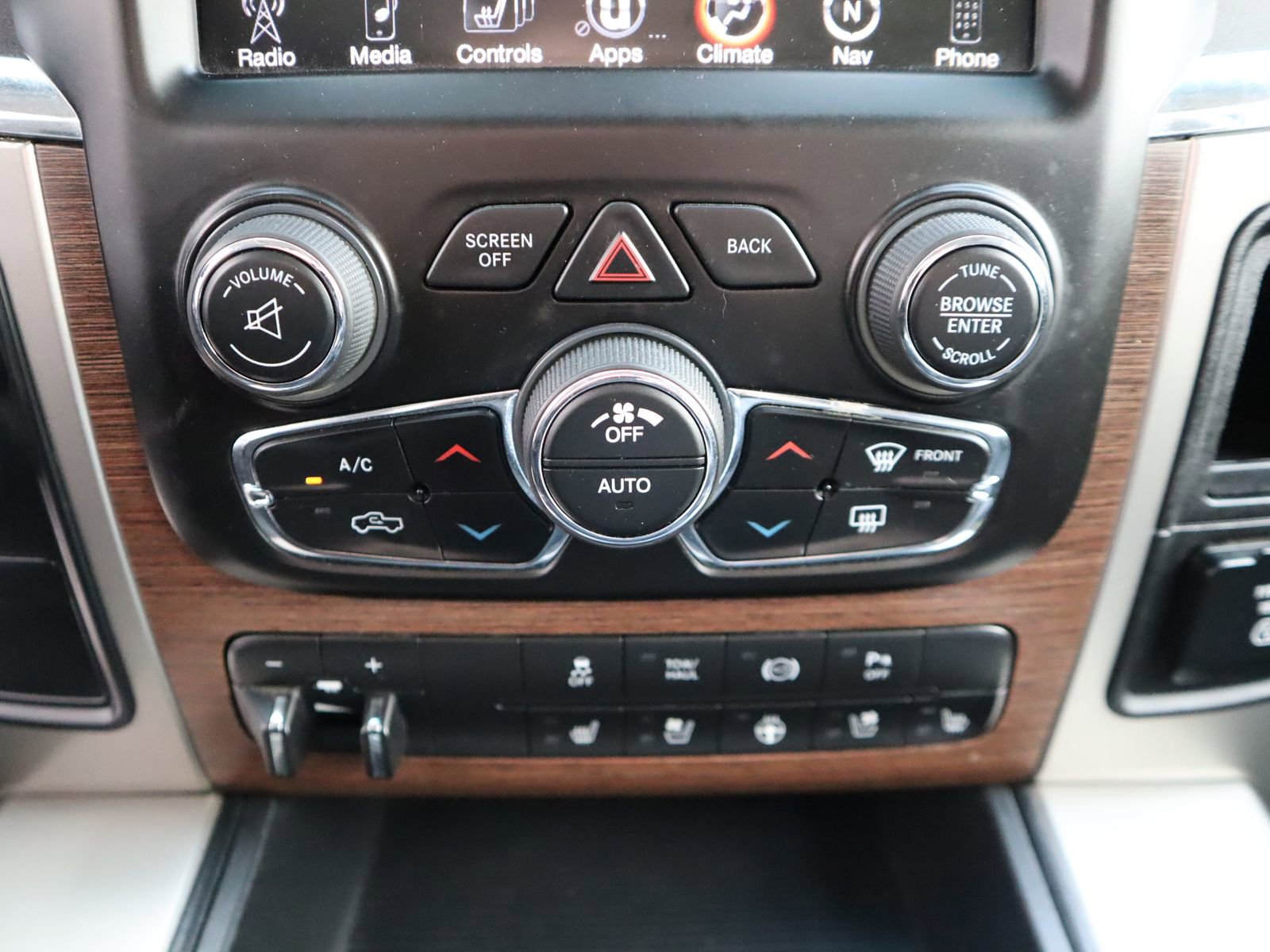 Used 2014 RAM 2500 Laramie w/ Cold Weather Group image 41