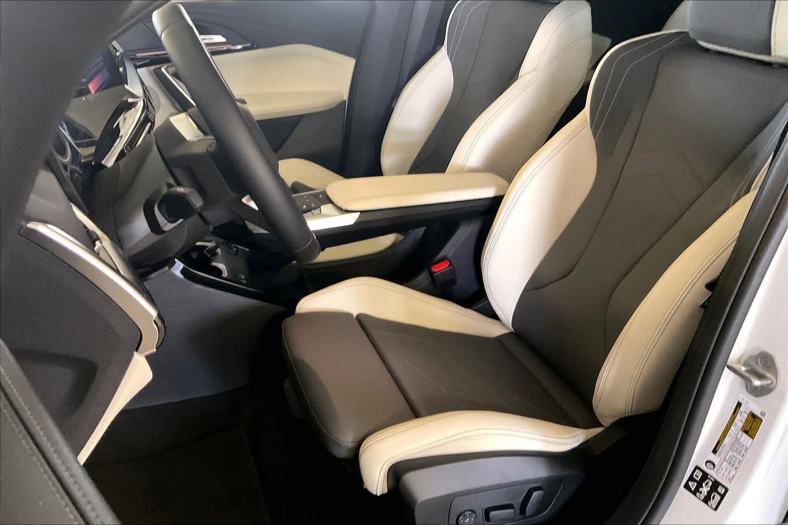 New 2026 BMW X2 xDrive28i w/ Technology Package AWD/4WD image 9