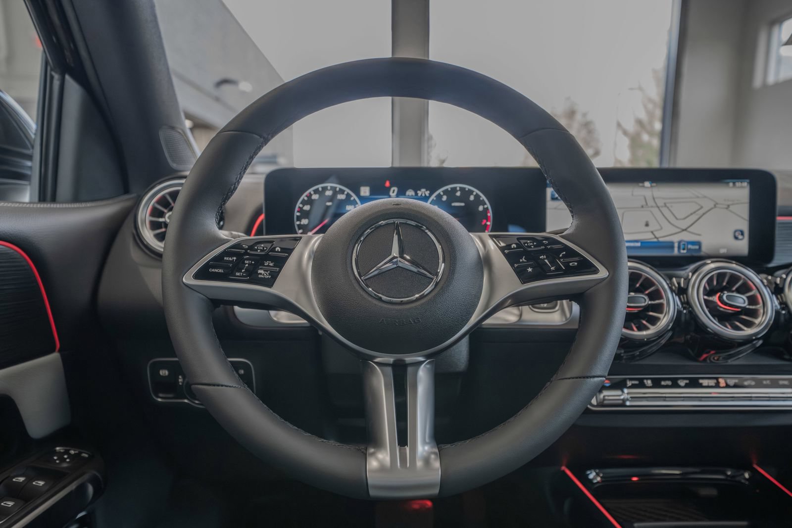 Used 2026 Mercedes-Benz GLB 250 4MATIC image 9