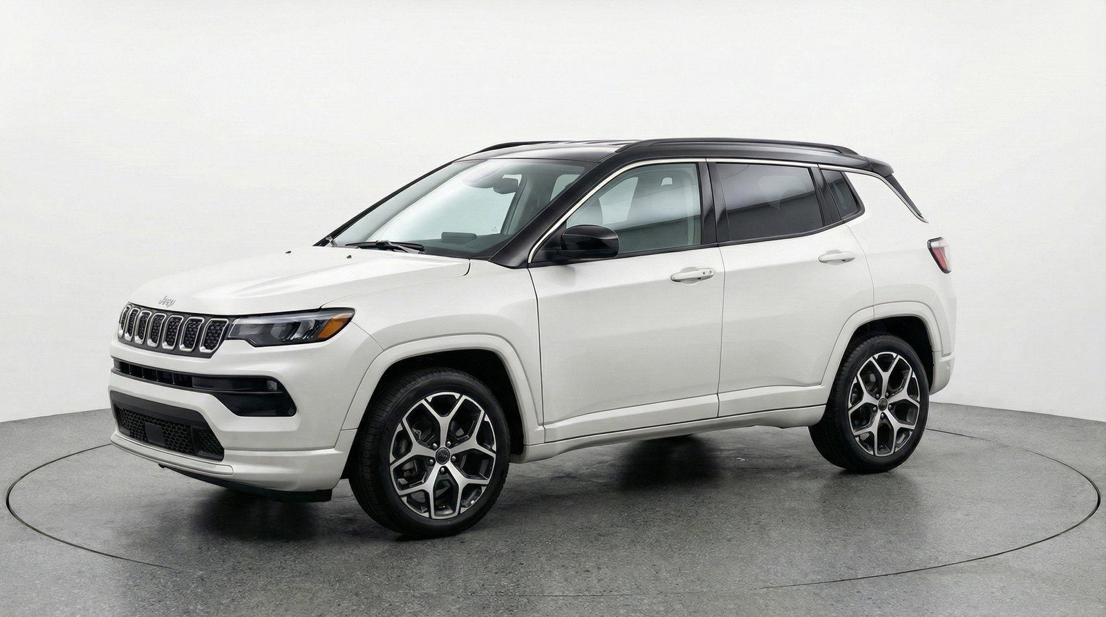 Used 2025 Jeep Compass Limited image 3