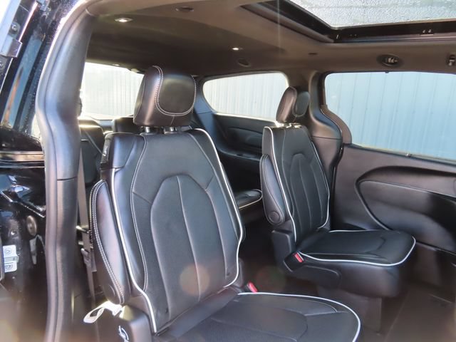 Used 2026 Chrysler Pacifica Limited w/ S Appearance Package AWD/4WD image 32