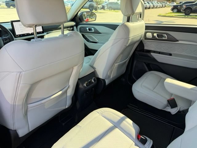 Used 2026 Ford Explorer Platinum w/ LUX Leather Package AWD/4WD image 23