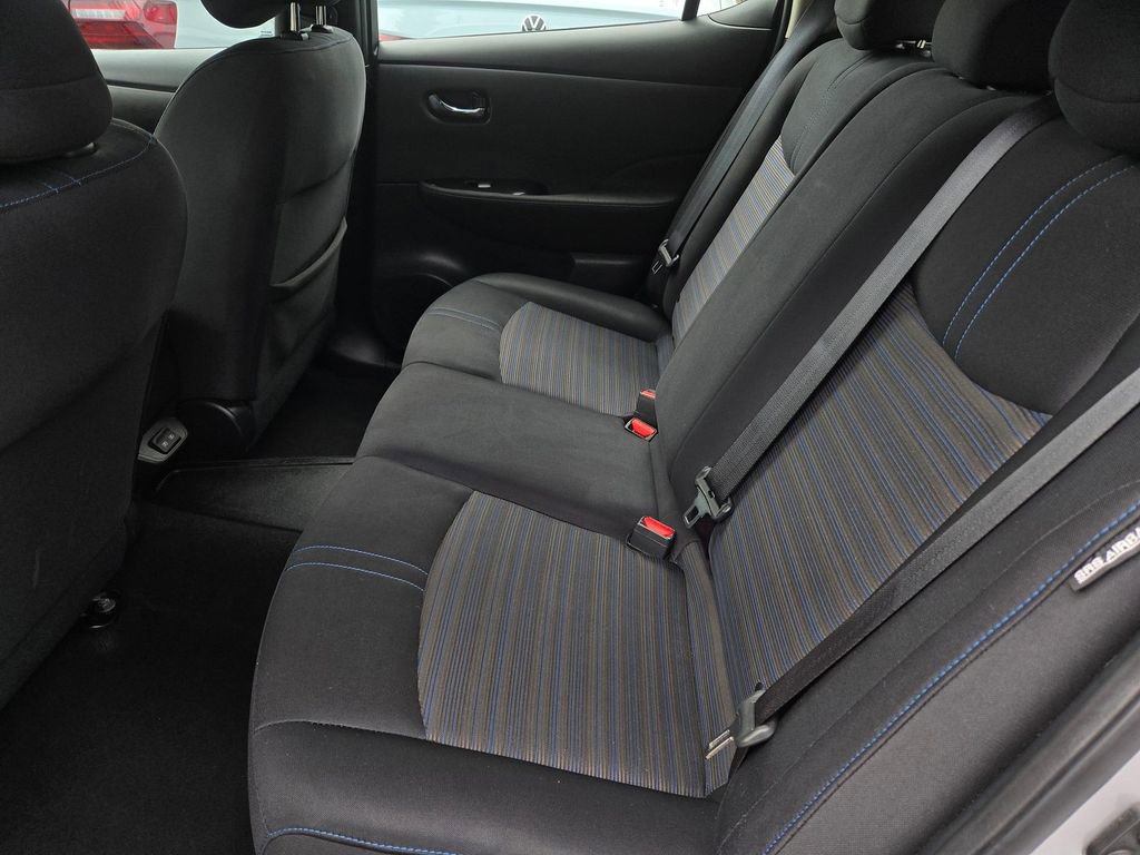 Used 2020 Nissan Leaf SV w/ SV Technology Package image 9