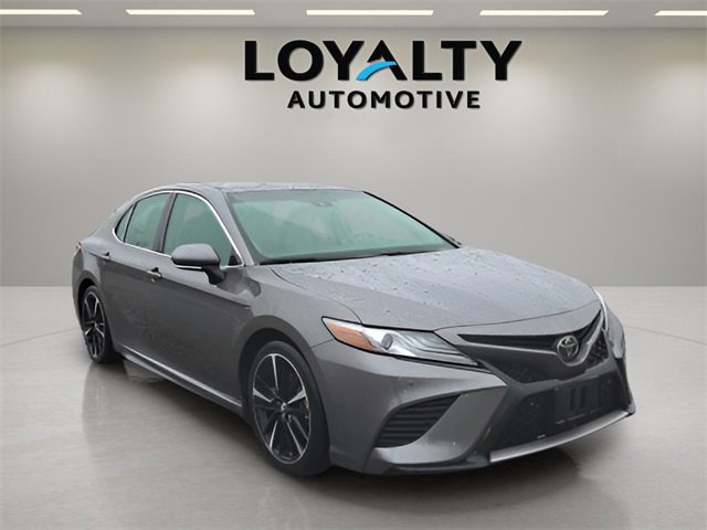 Used 2018 Toyota Camry XSE image 7