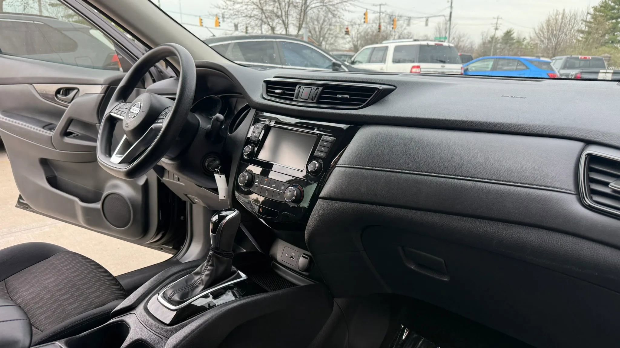 Used 2019 Nissan Rogue S image 14