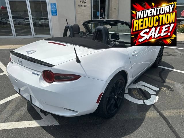 Used 2020 MAZDA MX-5 Miata Club RWD image 12