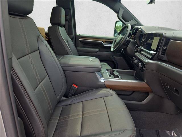 Used 2024 Chevrolet Silverado 2500 High Country w/ High Country Premium Package AWD/4WD image 18