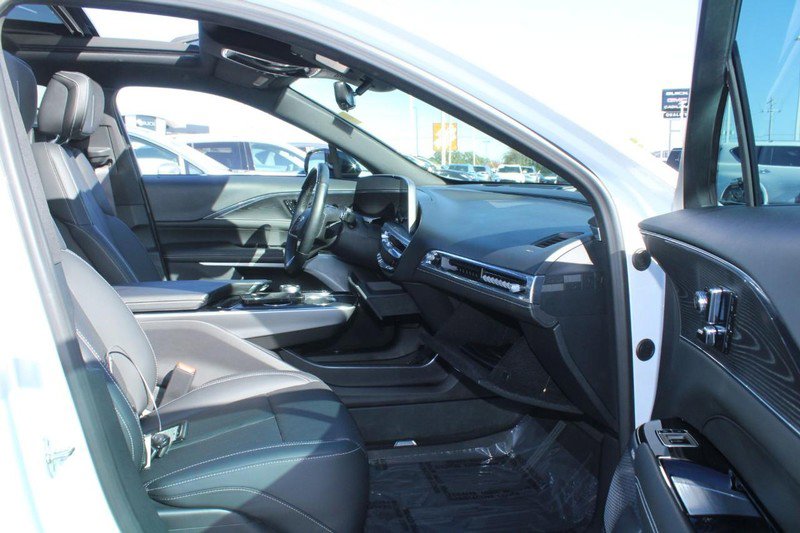 Used 2024 Cadillac Lyriq Sport image 11