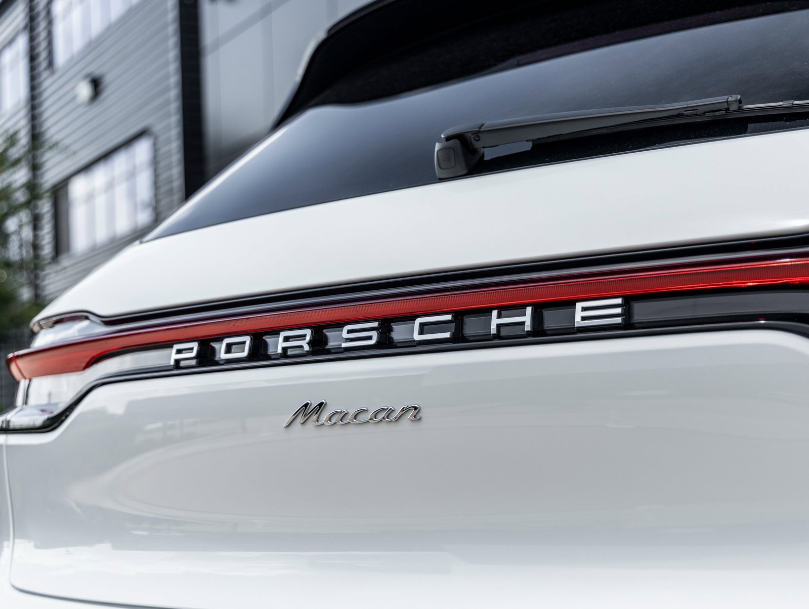 Used 2025 Porsche Macan image 15