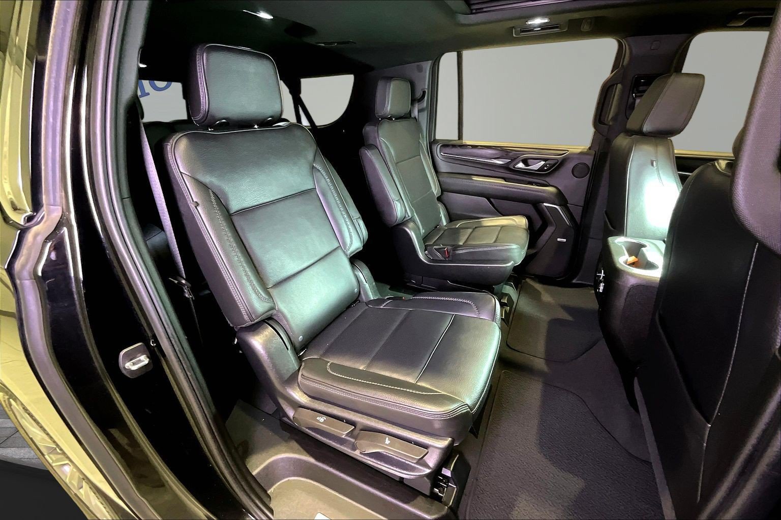 Used 2023 GMC Yukon XL Denali RWD image 24