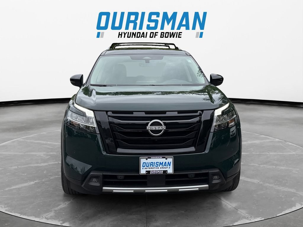 Used 2023 Nissan Pathfinder SL w/ Black Appearance Package AWD/4WD image 8