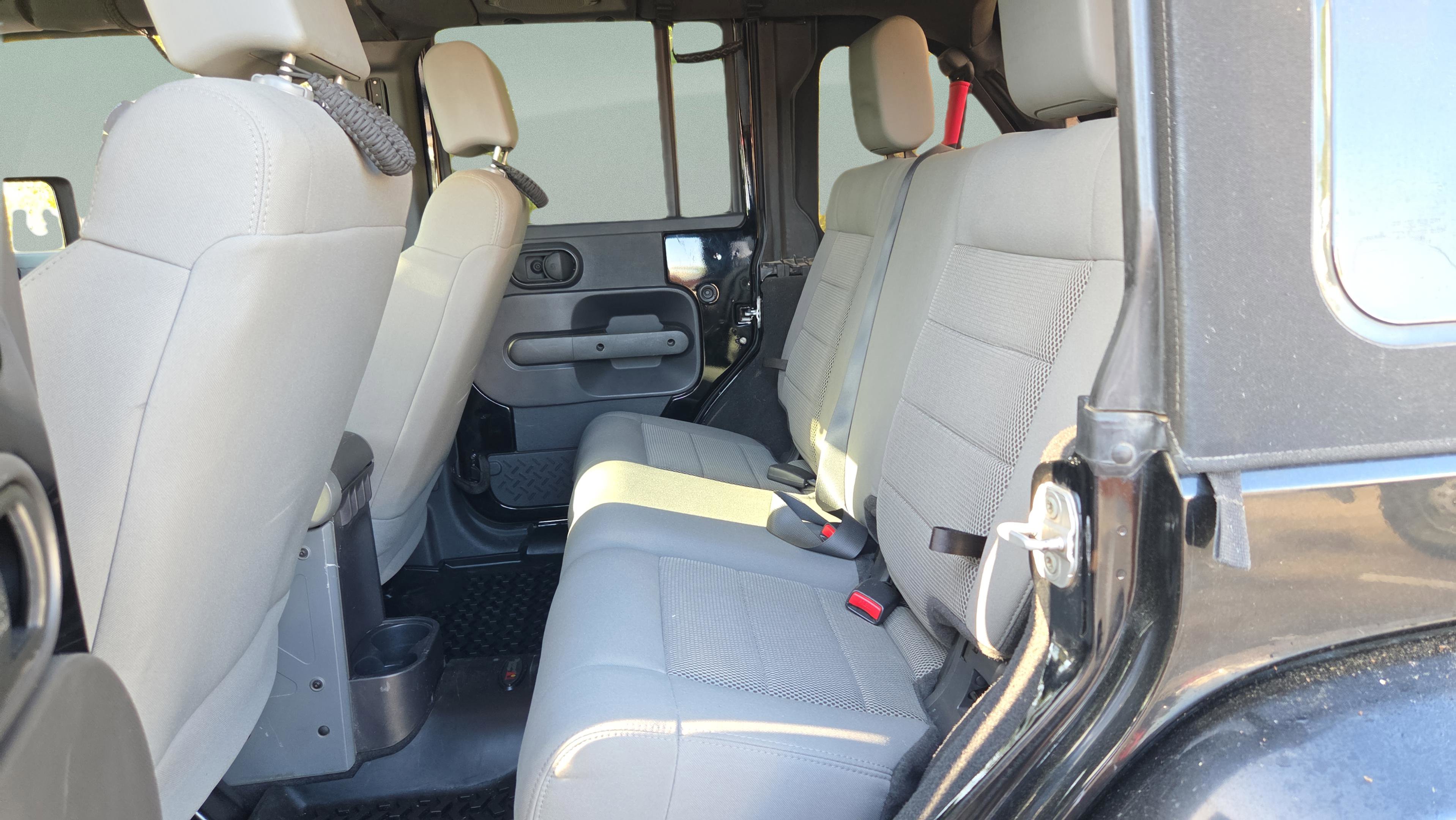 Used 2008 Jeep Wrangler Unlimited Sahara w/ Dual Top Group image 10