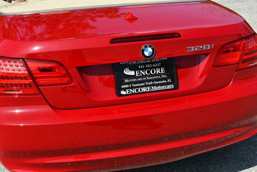 Used 2011 BMW 328i Convertible image 10