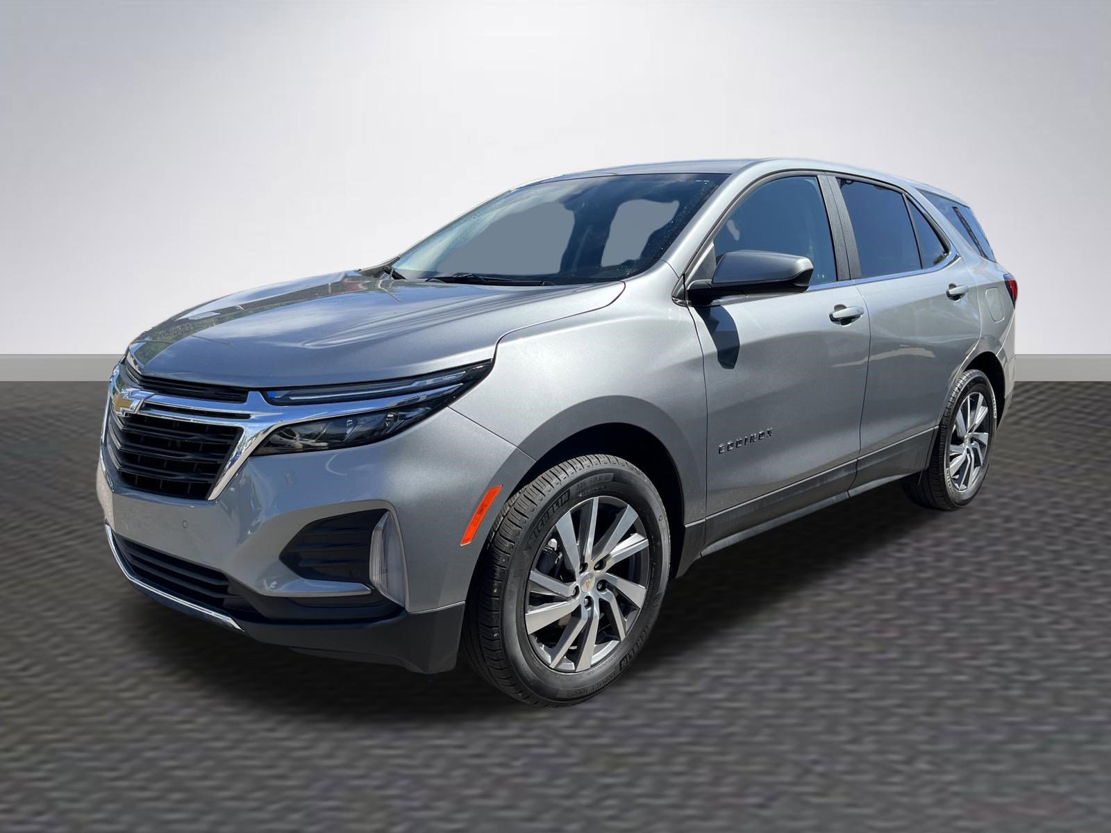 Used 2024 Chevrolet Equinox LT w/ LPO, Floor Liner Package AWD/4WD image 3