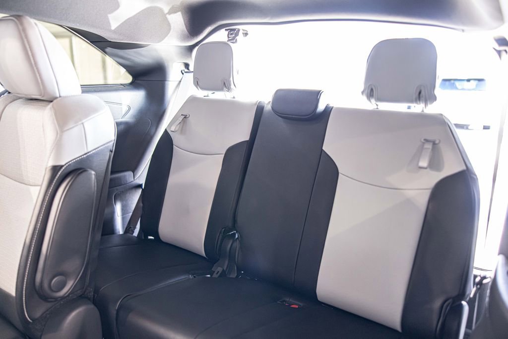 Used 2025 Toyota Sienna XSE image 36