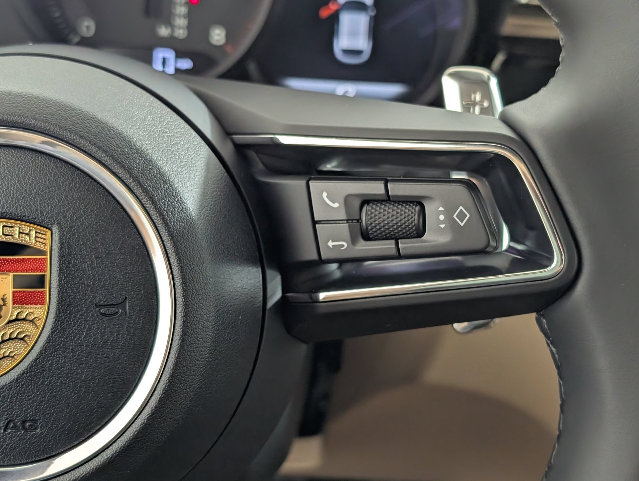 Certified 2026 Porsche Macan AWD/4WD image 23
