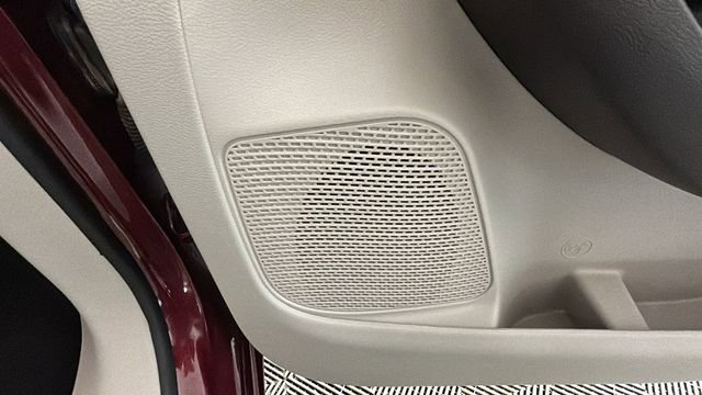 Used 2017 Chrysler Pacifica Limited w/ Advanced Safetytec Group FWD image 32