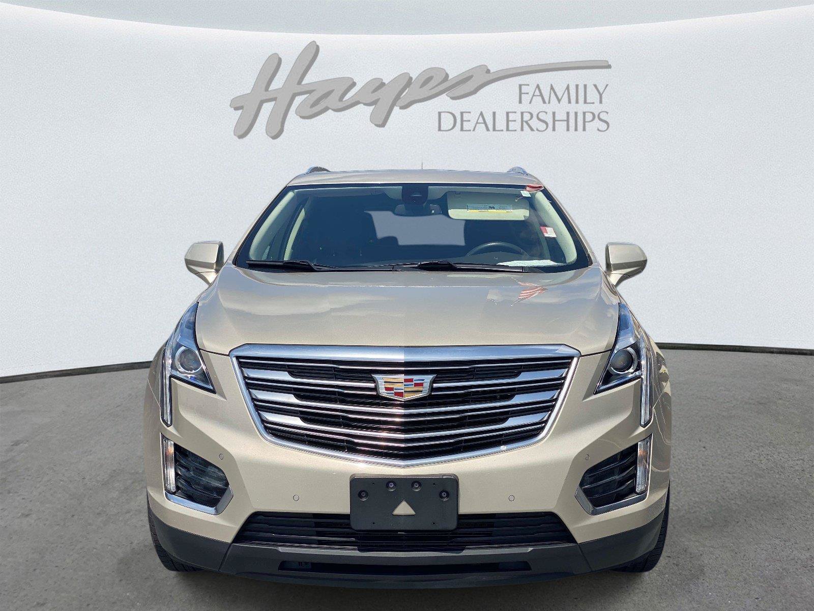 Used 2017 Cadillac XT5 Luxury w/ Driver Awareness Package FWD image 12