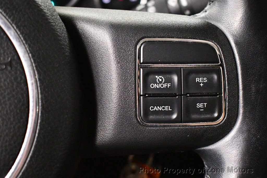 Used 2012 Jeep Wrangler Unlimited Sahara image 30