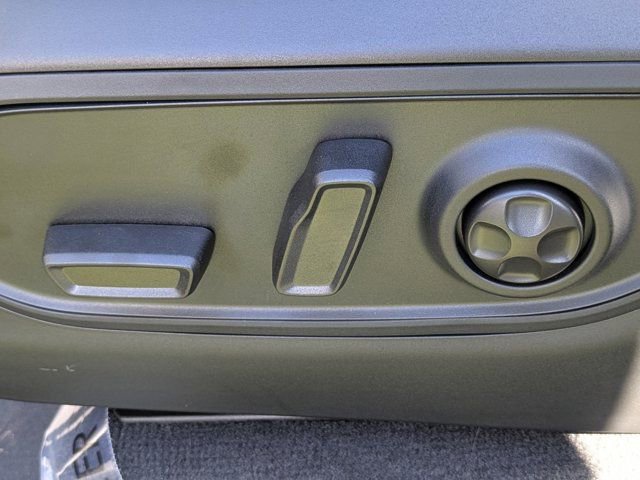 New 2025 Jeep Grand Cherokee Altitude image 18