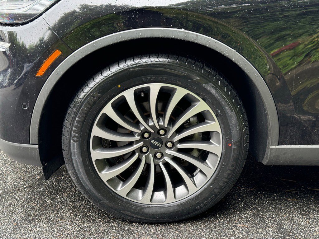 Used 2020 Lincoln Aviator Reserve w/ Equipment Group 201A image 4