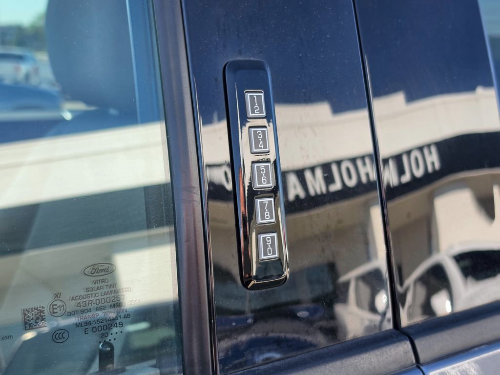 Used 2021 Ford F250 XLT w/ XLT Premium Package AWD/4WD image 8