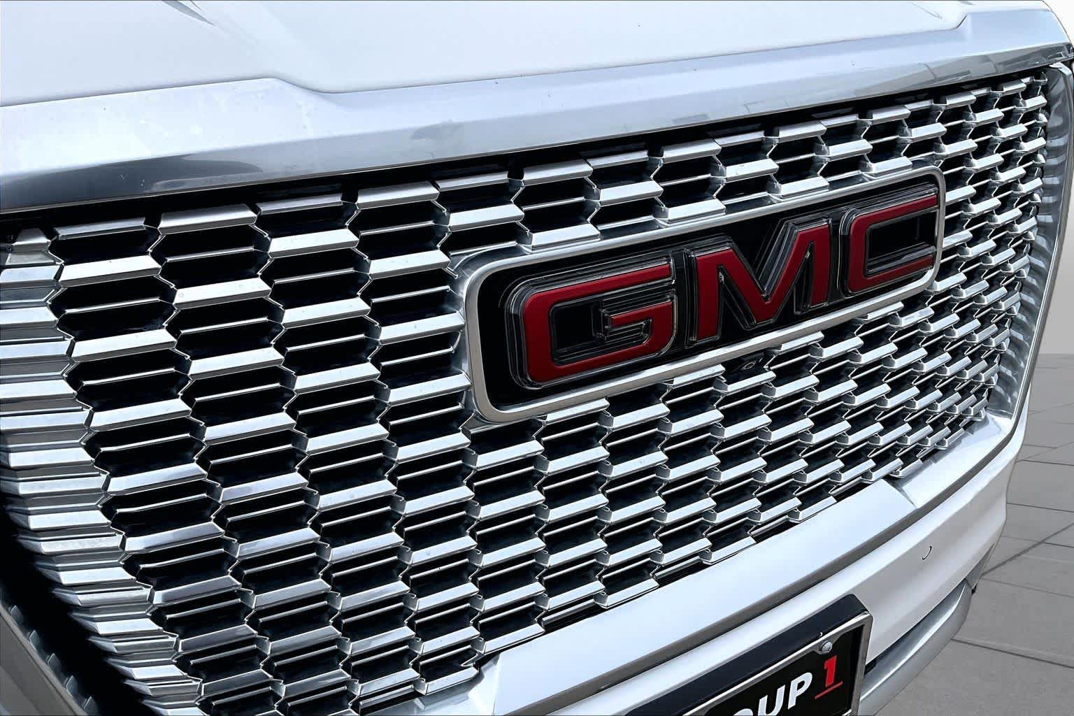 Used 2021 GMC Yukon XL Denali w/ LPO, Illumination Package AWD/4WD image 30