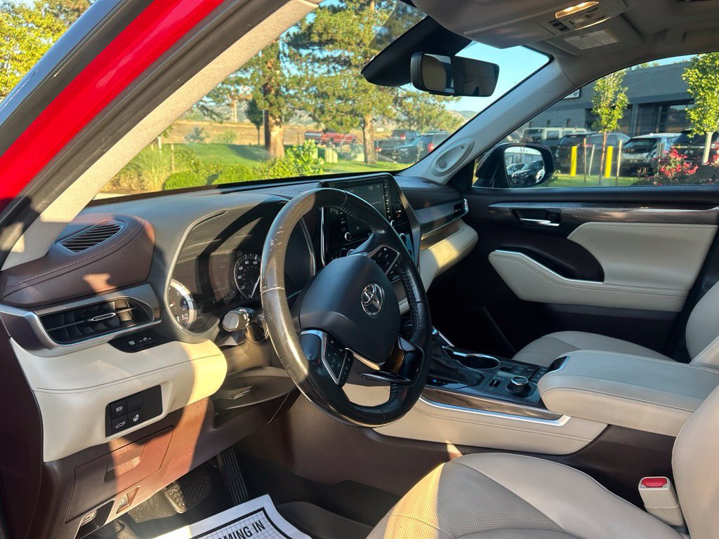 Used 2020 Toyota Highlander Limited AWD/4WD image 24
