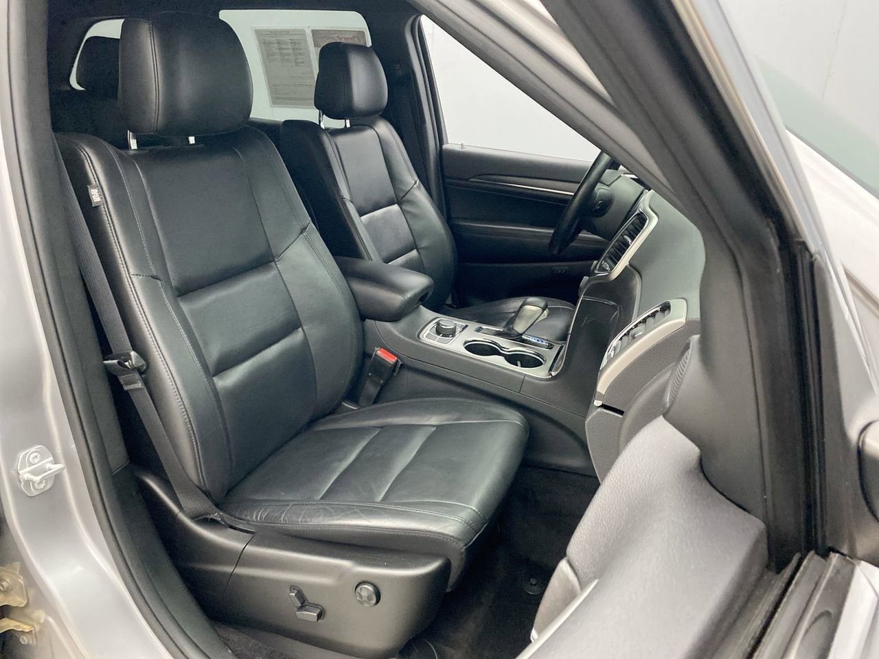 Used 2018 Jeep Grand Cherokee Limited AWD/4WD image 23
