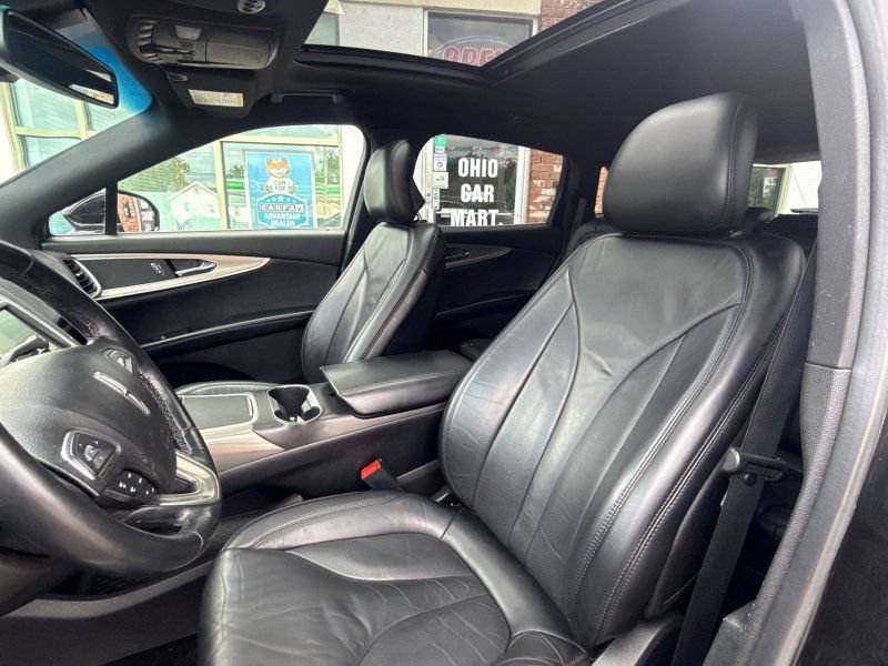 Used 2017 Lincoln MKX Select w/ Select Plus Package AWD/4WD image 12
