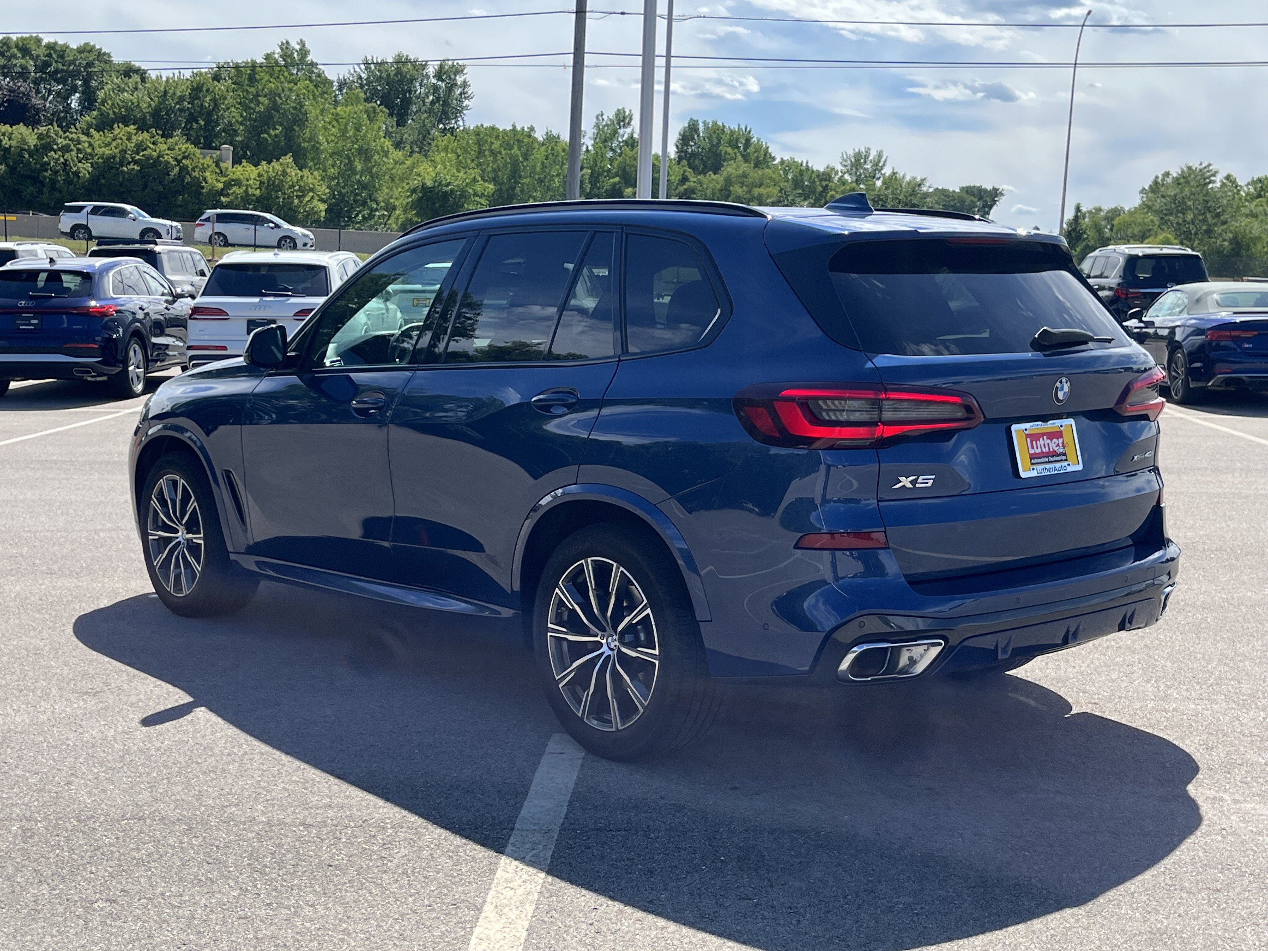 Used 2022 BMW X5 xDrive40i w/ M Sport Package AWD/4WD image 22