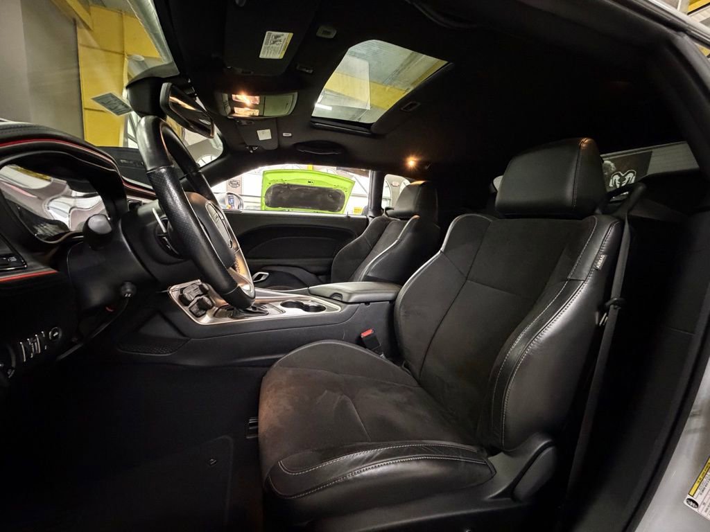 Used 2020 Dodge Challenger R/T w/ Plus Package image 22
