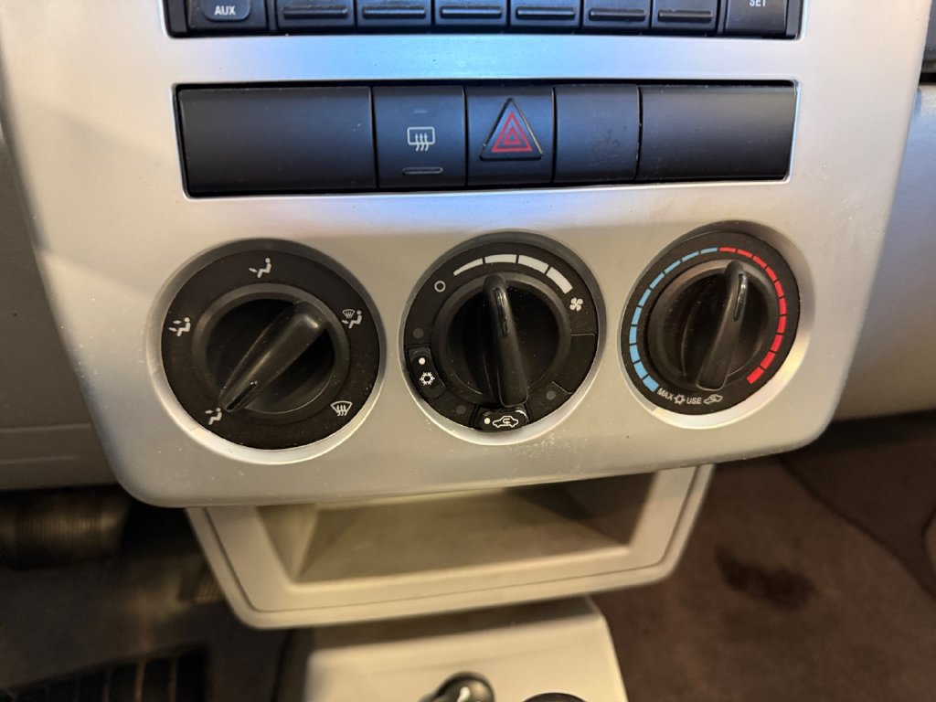 Used 2008 Chrysler PT Cruiser FWD image 21