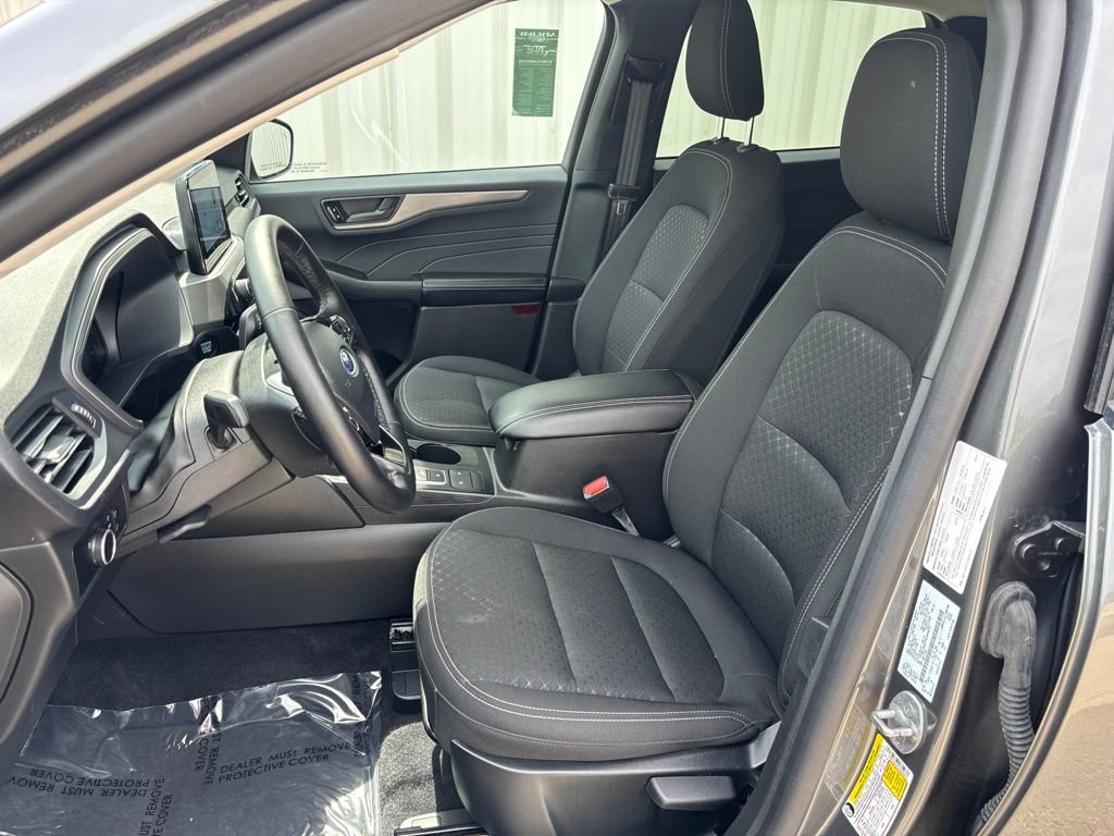 Used 2025 Ford Escape Active AWD/4WD image 10
