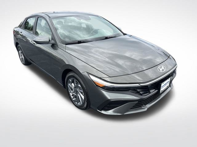 Used 2024 Hyundai Elantra SEL FWD image 9