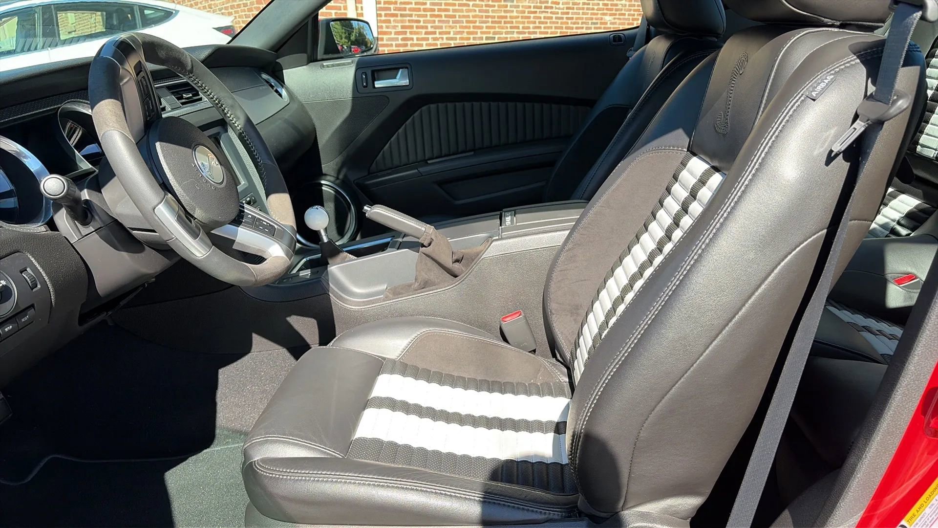Used 2010 Ford Mustang Shelby GT500 image 36