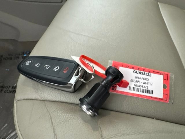 Used 2016 Ford Escape Titanium w/ Equipment Group 301A AWD/4WD image 29
