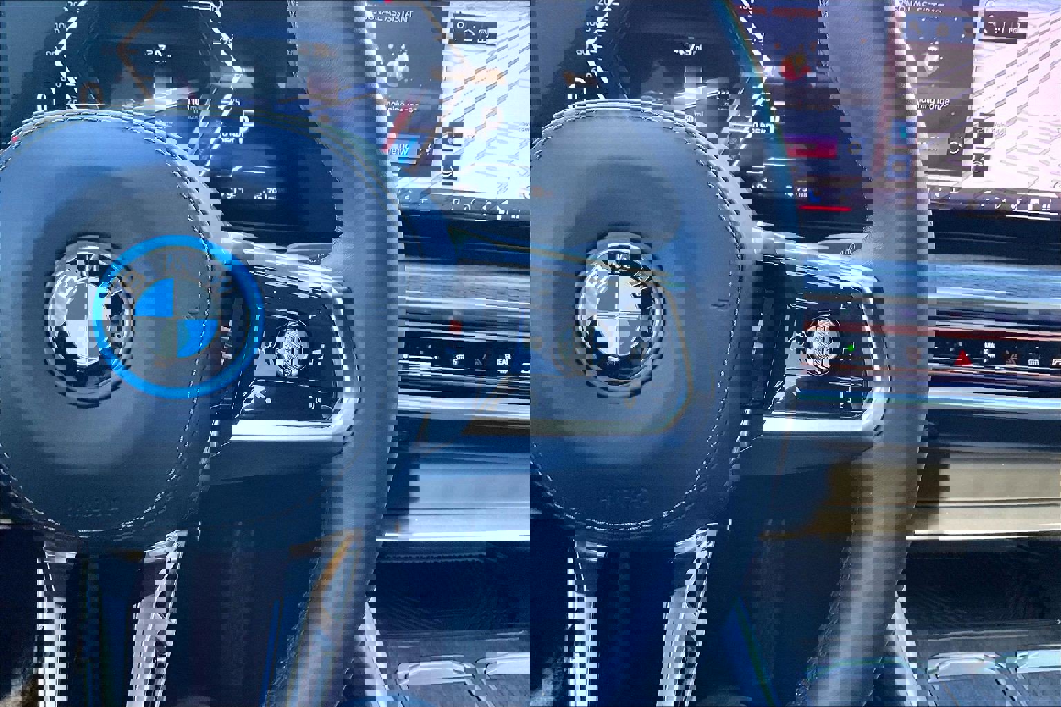 Used 2025 BMW i7 xDrive60 w/ Executive Package image 23