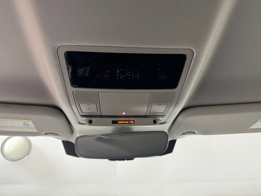 Used 2023 Land Rover Defender 110 S image 26