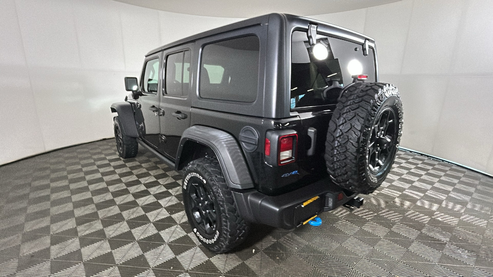 Used 2023 Jeep Wrangler Unlimited w/ Cold Weather Group AWD/4WD image 5