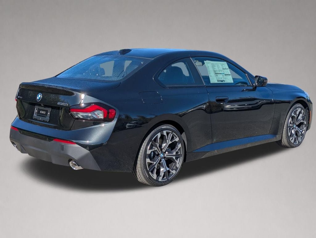 New 2025 BMW 230i xDrive Coupe w/ Convenience Package AWD/4WD image 4