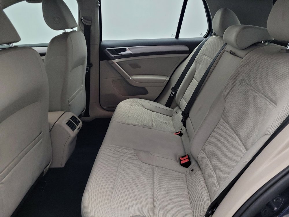 Used 2017 Volkswagen Golf S image 18